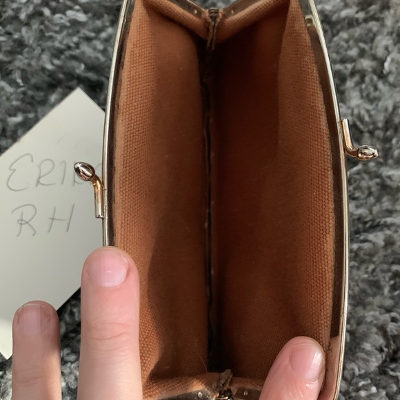 Kisslock Pouch - Picture 2 of 8